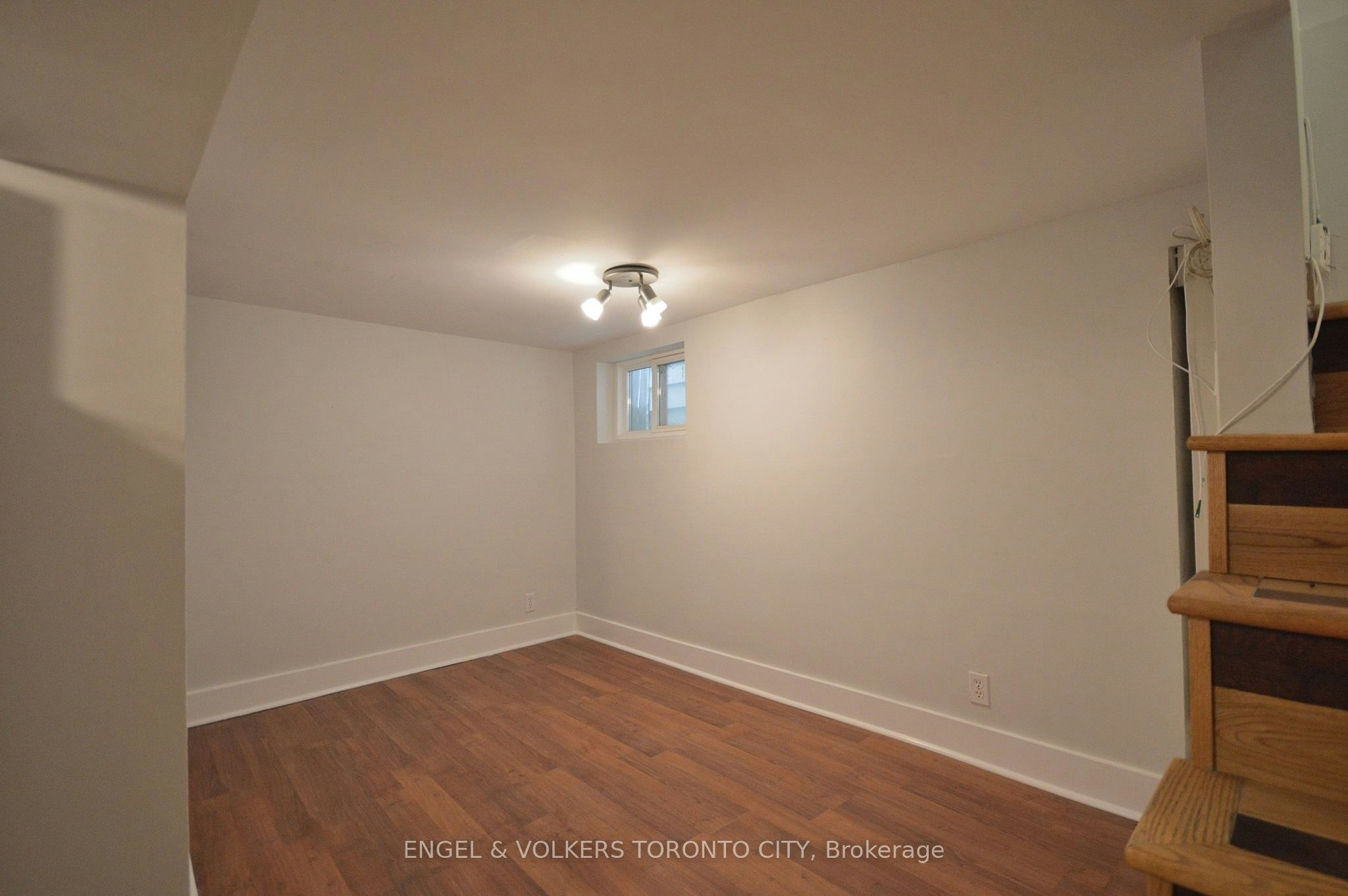1801 Dundas Main & Basement Street E, Toronto, ON, M4L 1M4 - 14