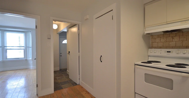 1801 Dundas Main Floor Street E, Toronto, ON, M4L 1M4 - 3