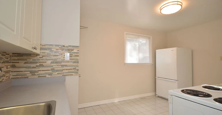 UPPER-158 Cherrywood Drive, Newmarket, ON, L3Y 2X7 - 9