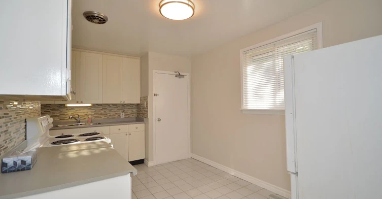 UPPER-158 Cherrywood Drive, Newmarket, ON, L3Y 2X7 - 6