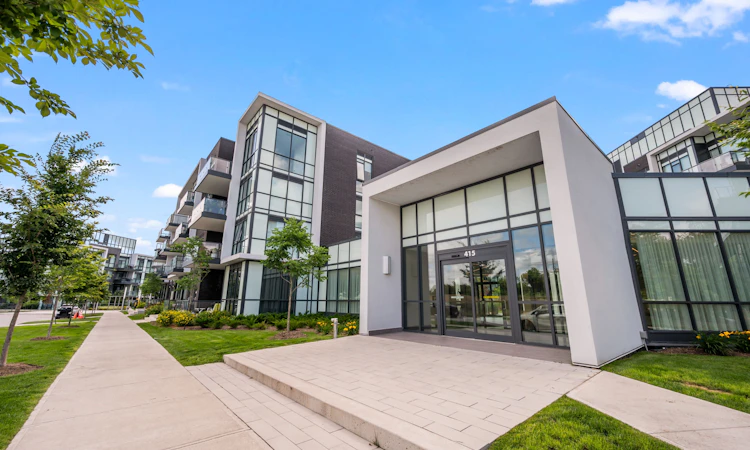 128-415 Sea Ray Avenue