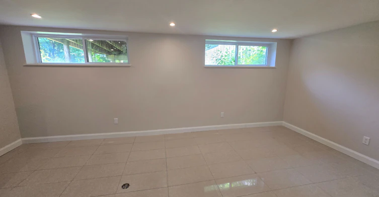 B-102 Crone Court, Newmarket, ON, L3Y 4N9 - 5