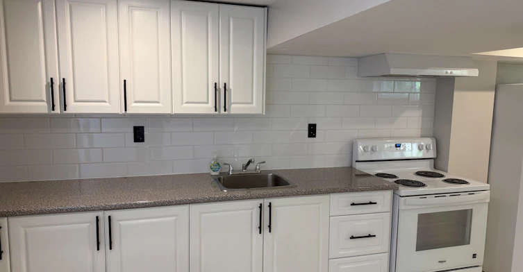 B-102 Crone Court, Newmarket, ON, L3Y 4N9 - 8