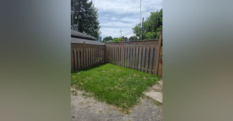 B-102 Crone Court, Newmarket, ON, L3Y 4N9 - 11