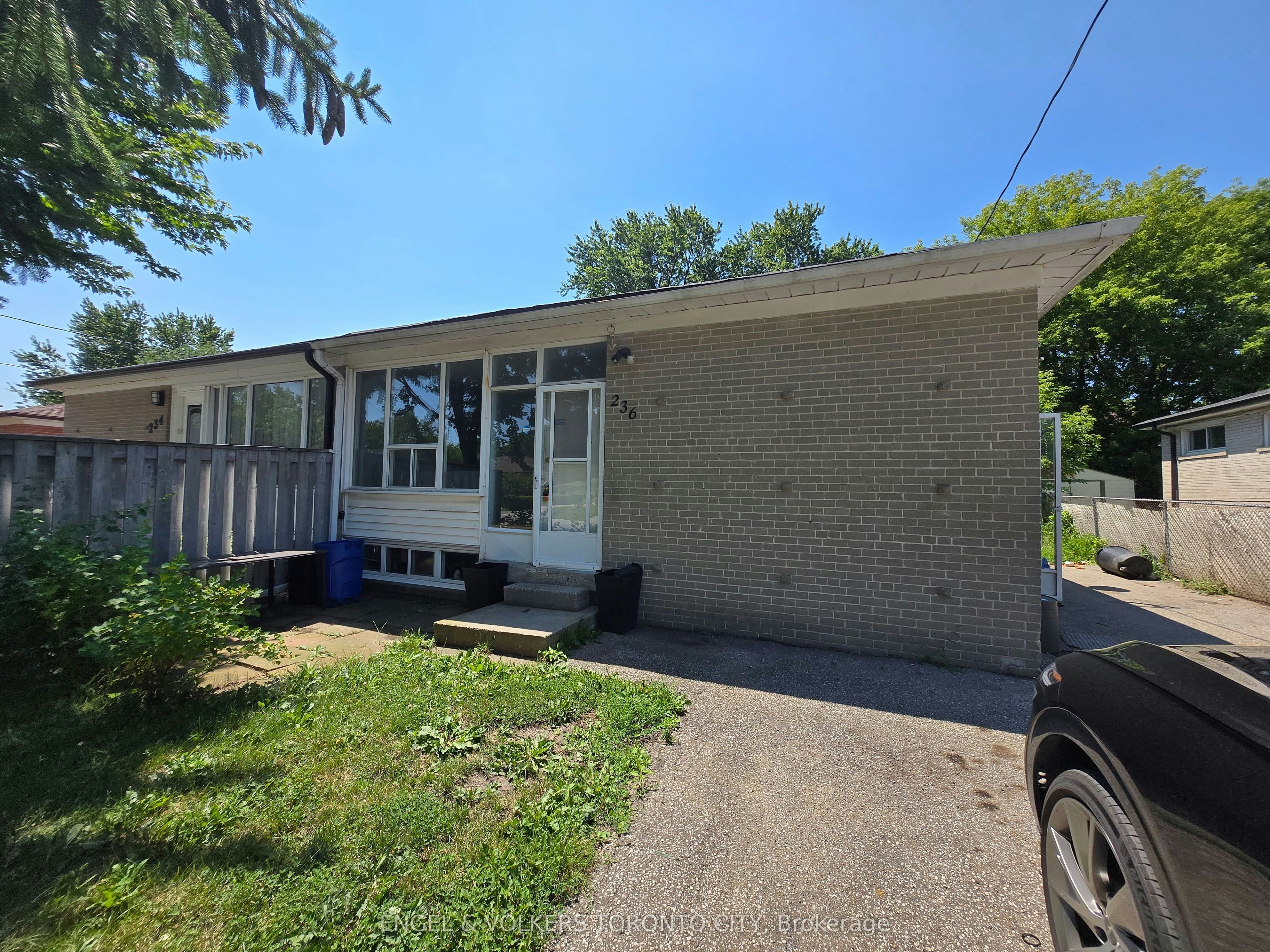 236 Anzac Main Road, Richmond Hill, ON, L4C 3G8