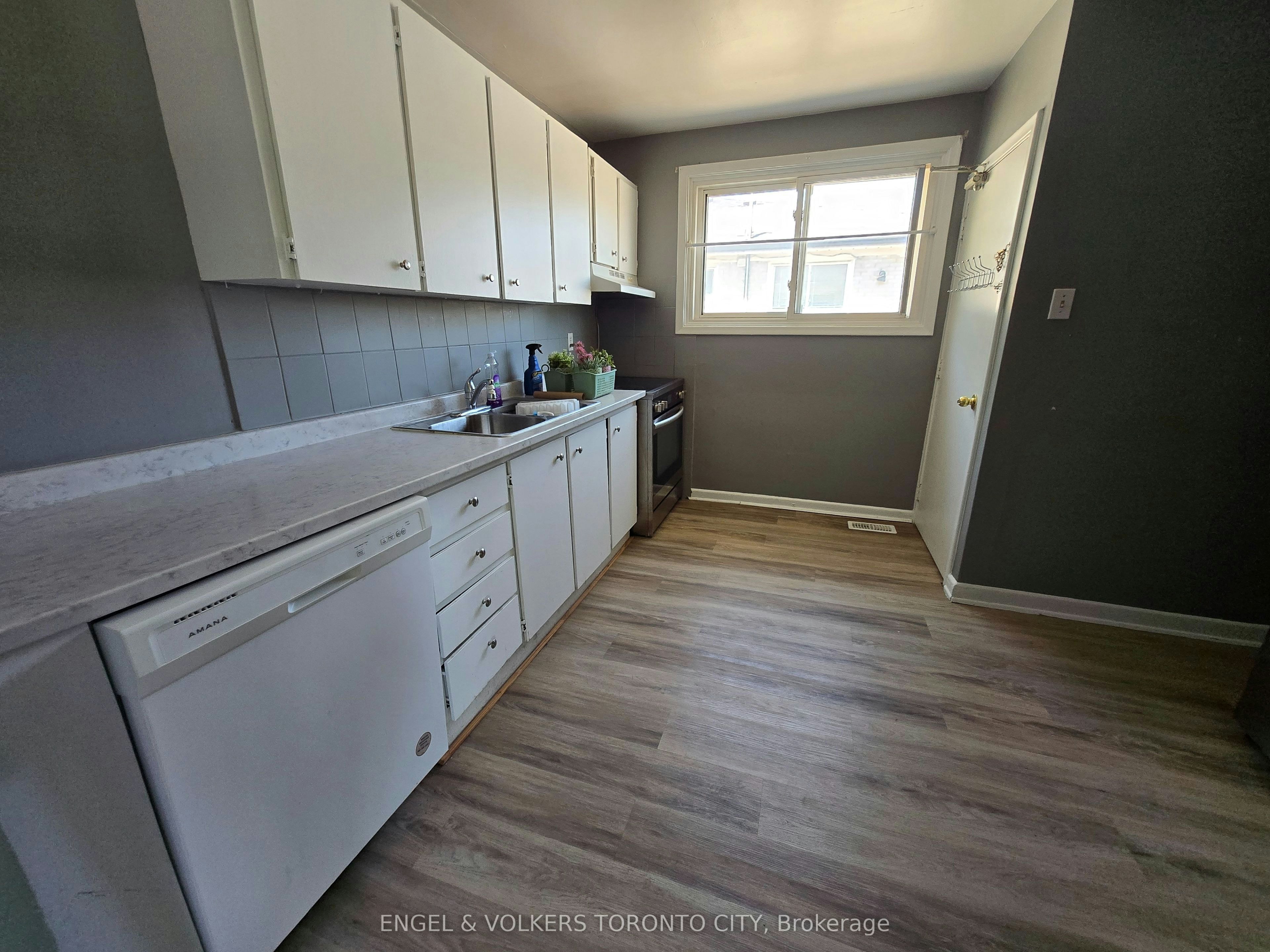 236 Anzac Main Road, Richmond Hill, ON, L4C 3G8 - 3