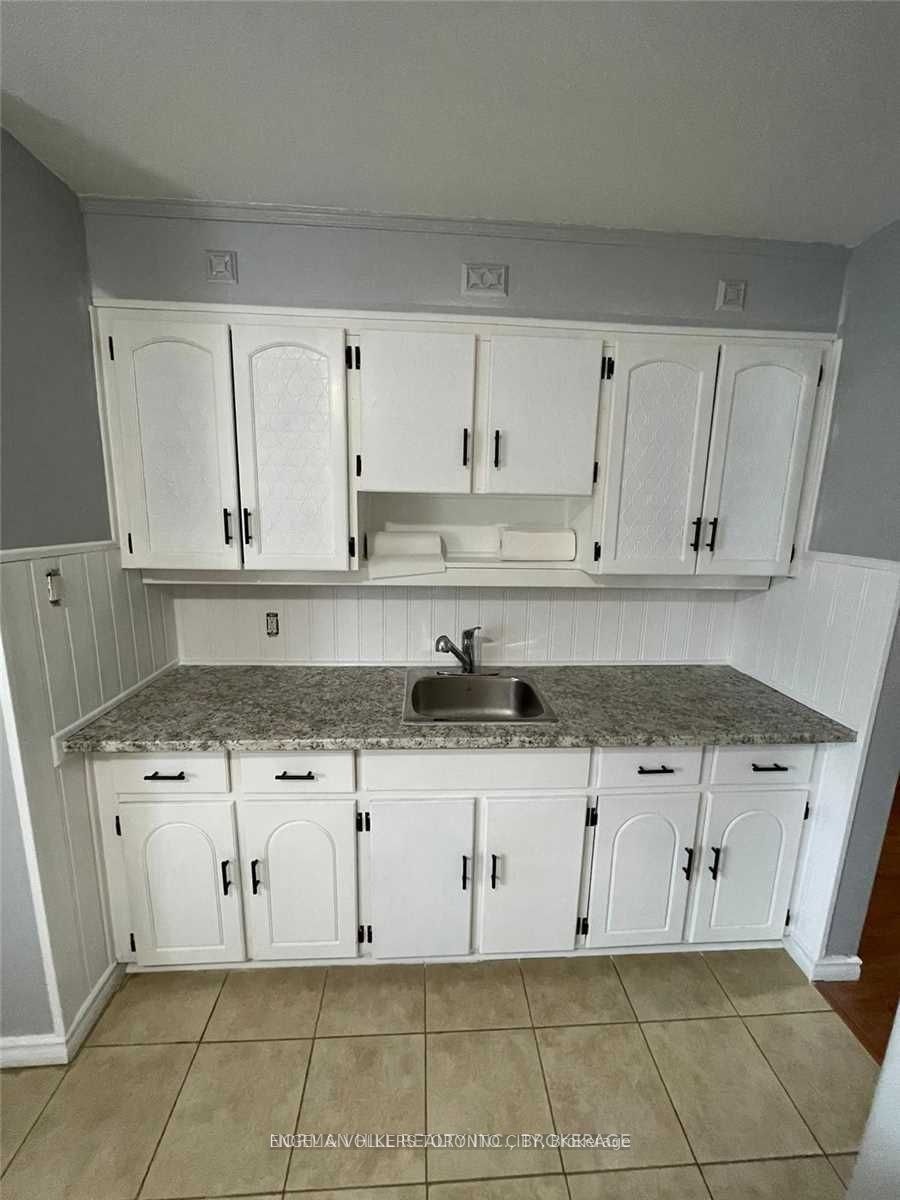 Main-124 Septonne Avenue, Newmarket, ON, L3Y 2W3 - 4