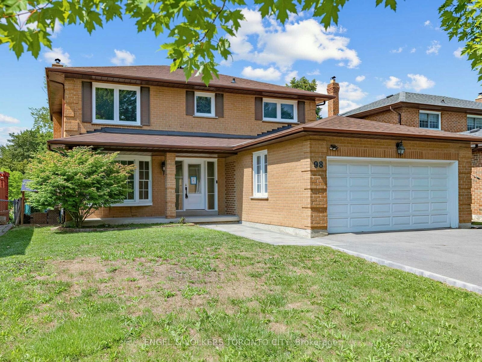 98 Golf Links Drive, Aurora, ON, L4G 3V3