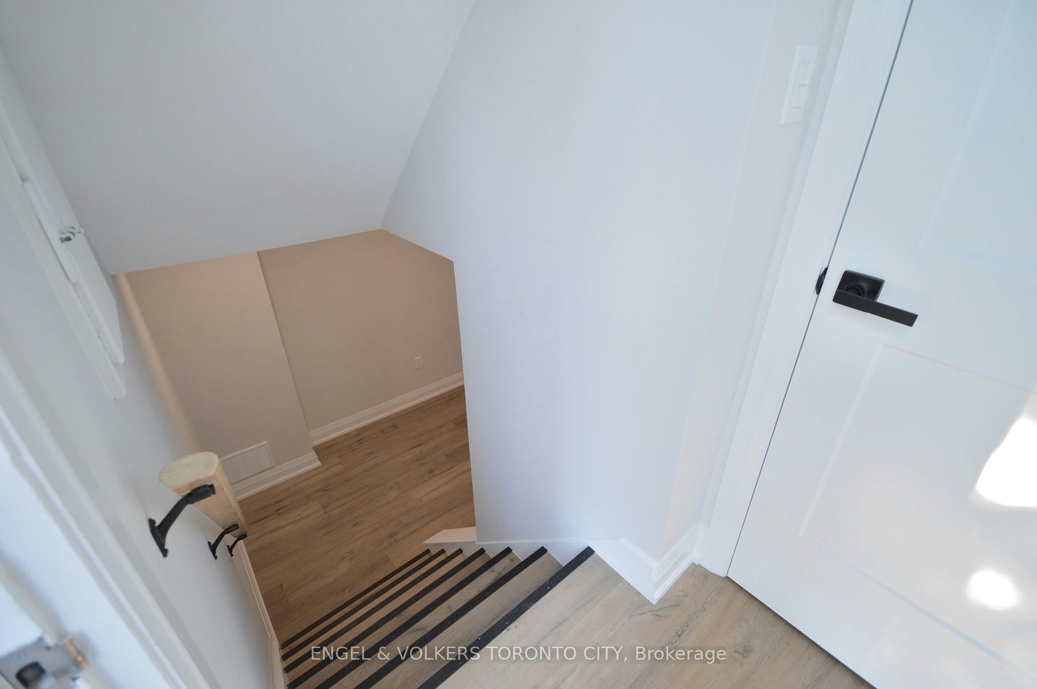 Basement-139 Queen Street, Newmarket, ON, L3Y 2E9 - 16