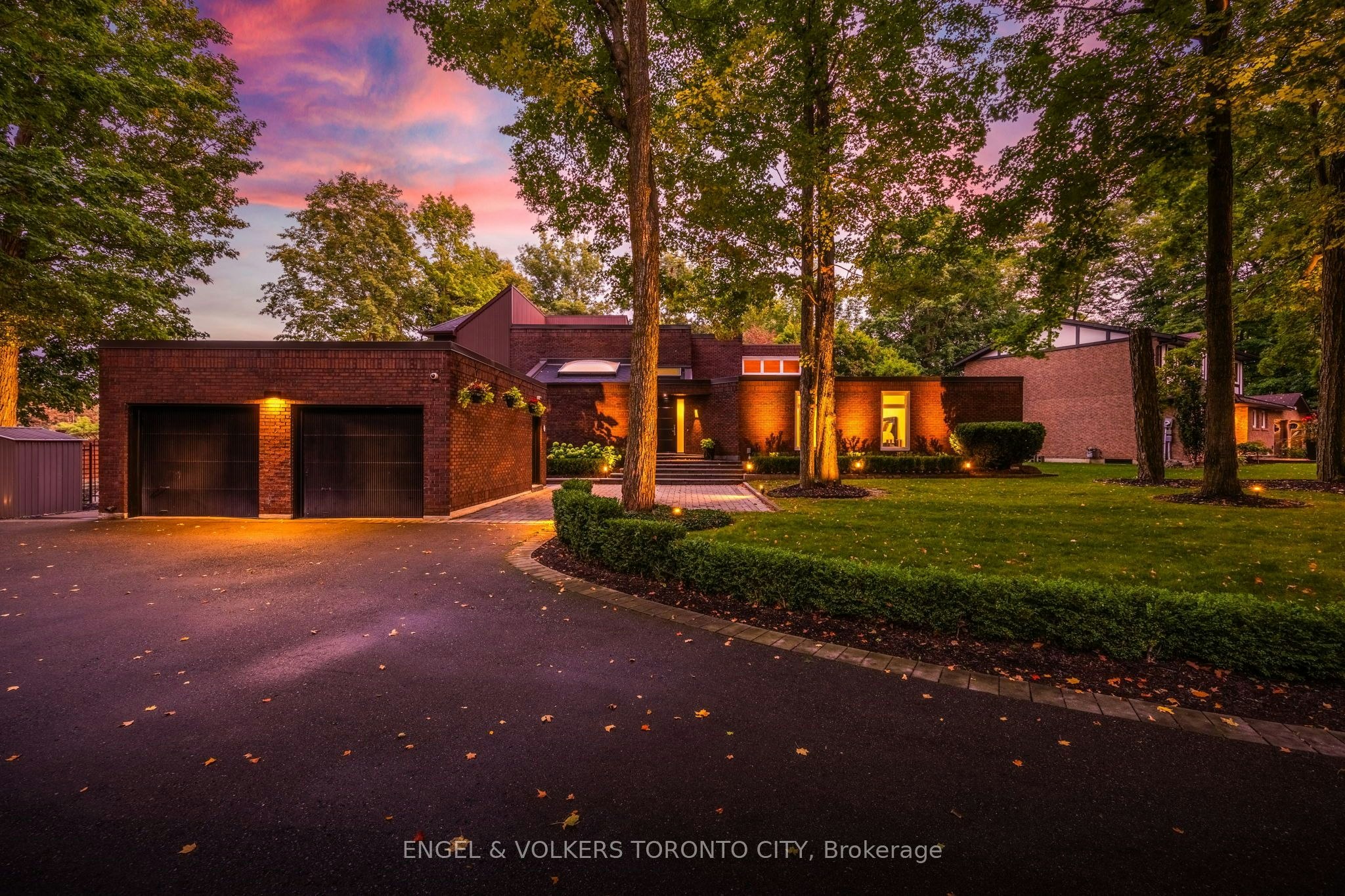 11 Cedarwood Crescent, King, ON, L0G 1N0