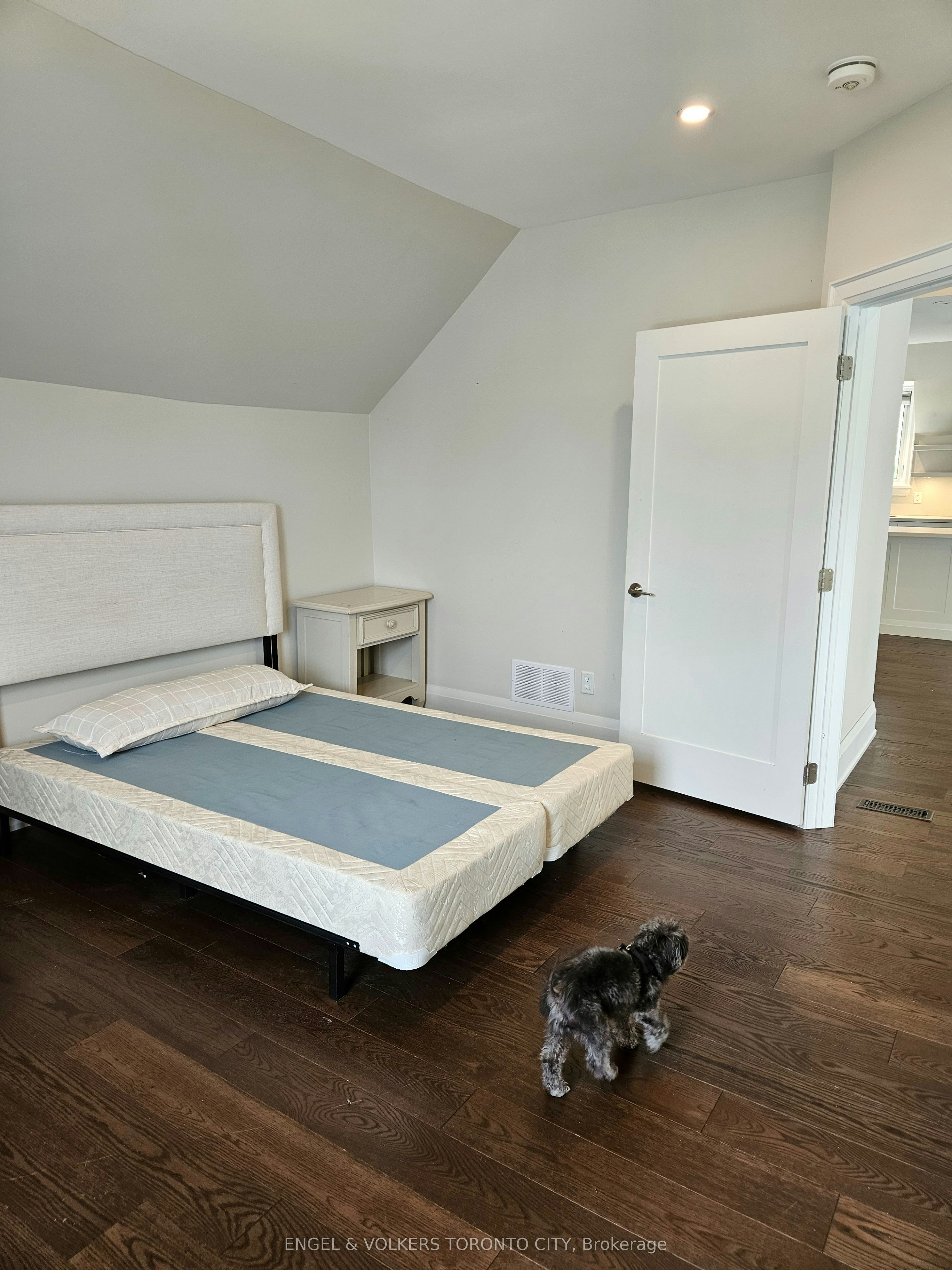 2nd Flr-85 Prospect Street W, Newmarket, ON, L4C 3T3 - 13