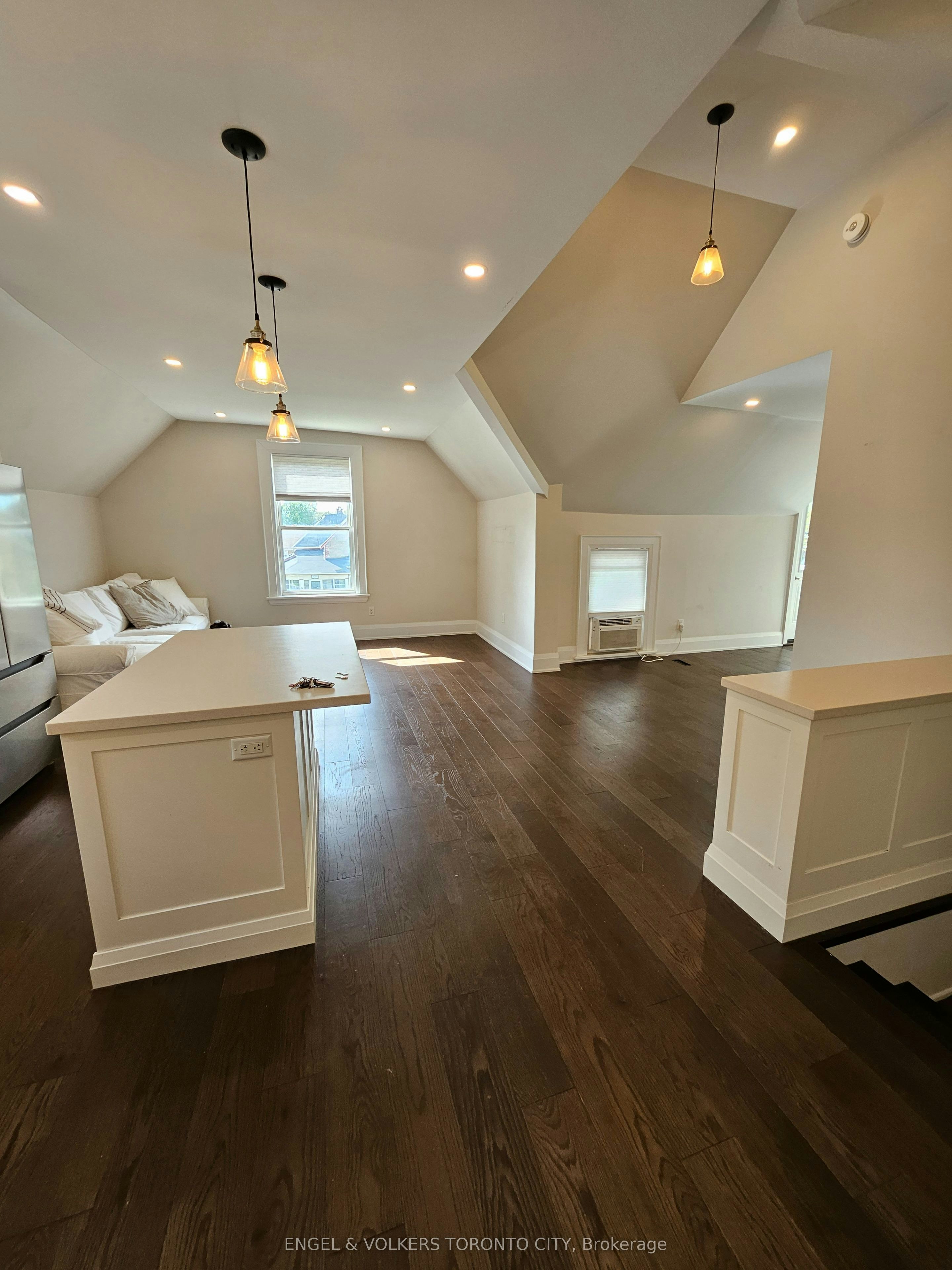 2nd Flr-85 Prospect Street W, Newmarket, ON, L4C 3T3 - 8