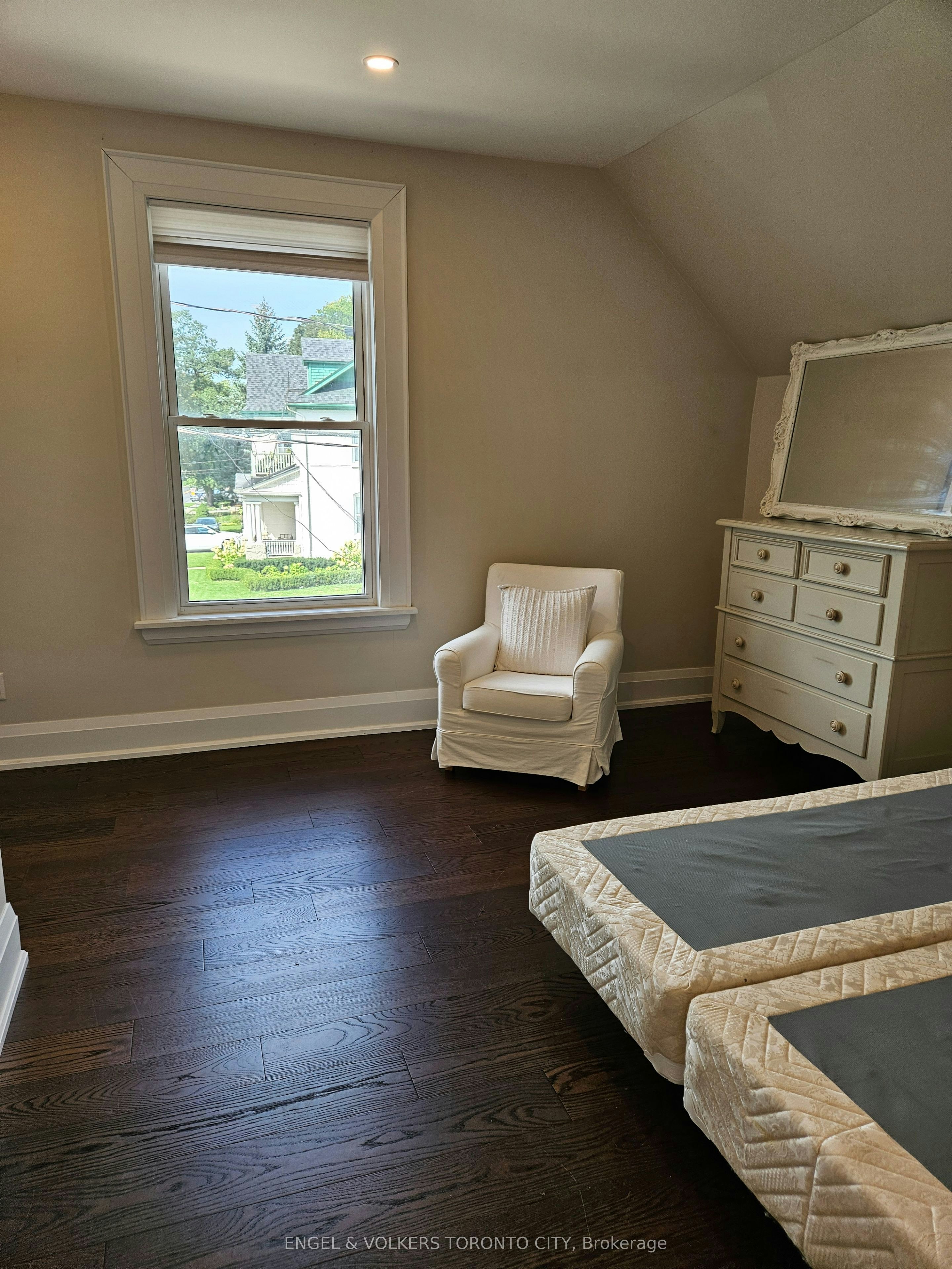 2nd Flr-85 Prospect Street W, Newmarket, ON, L4C 3T3 - 14