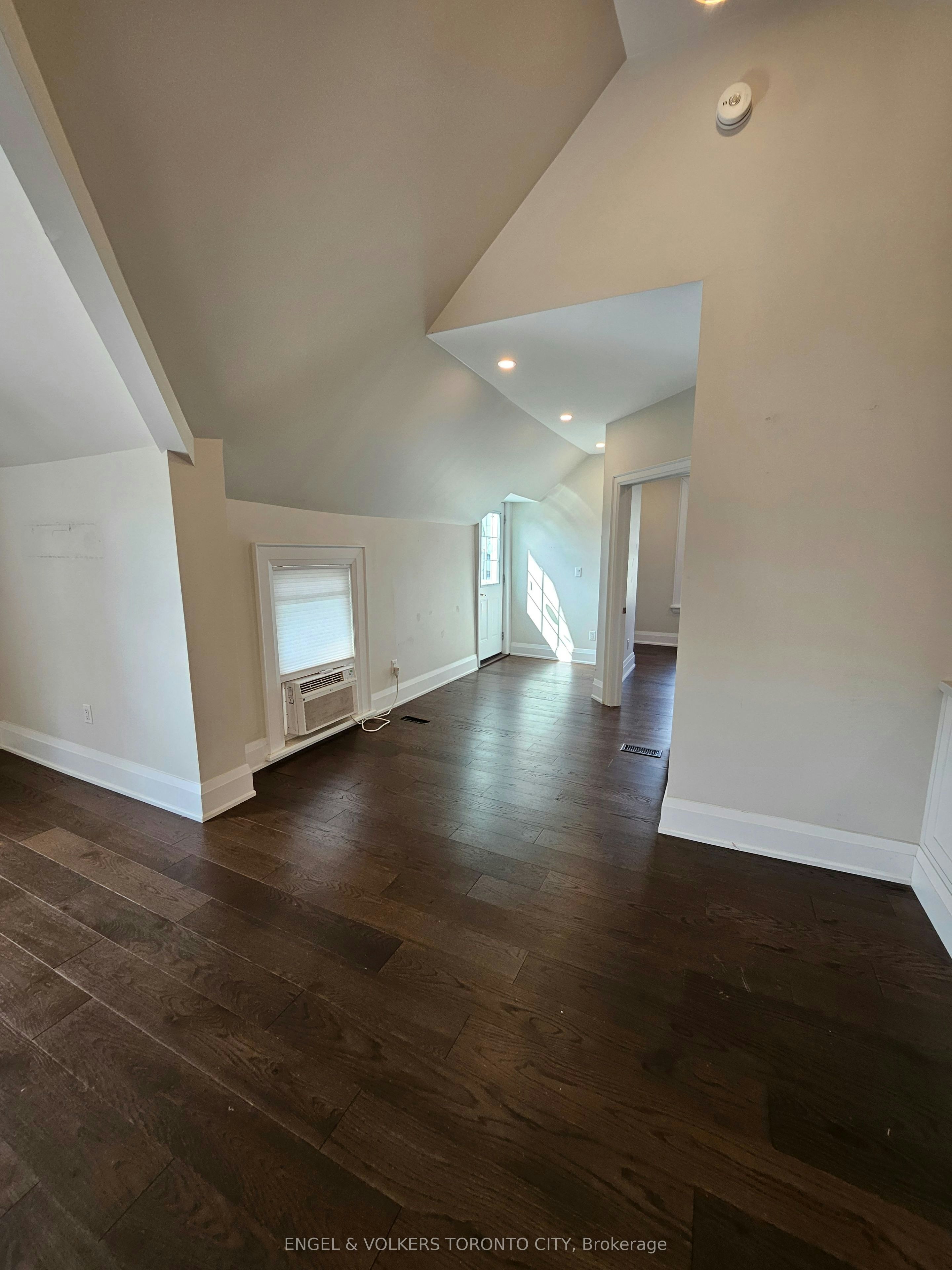 2nd Flr-85 Prospect Street W, Newmarket, ON, L4C 3T3 - 6