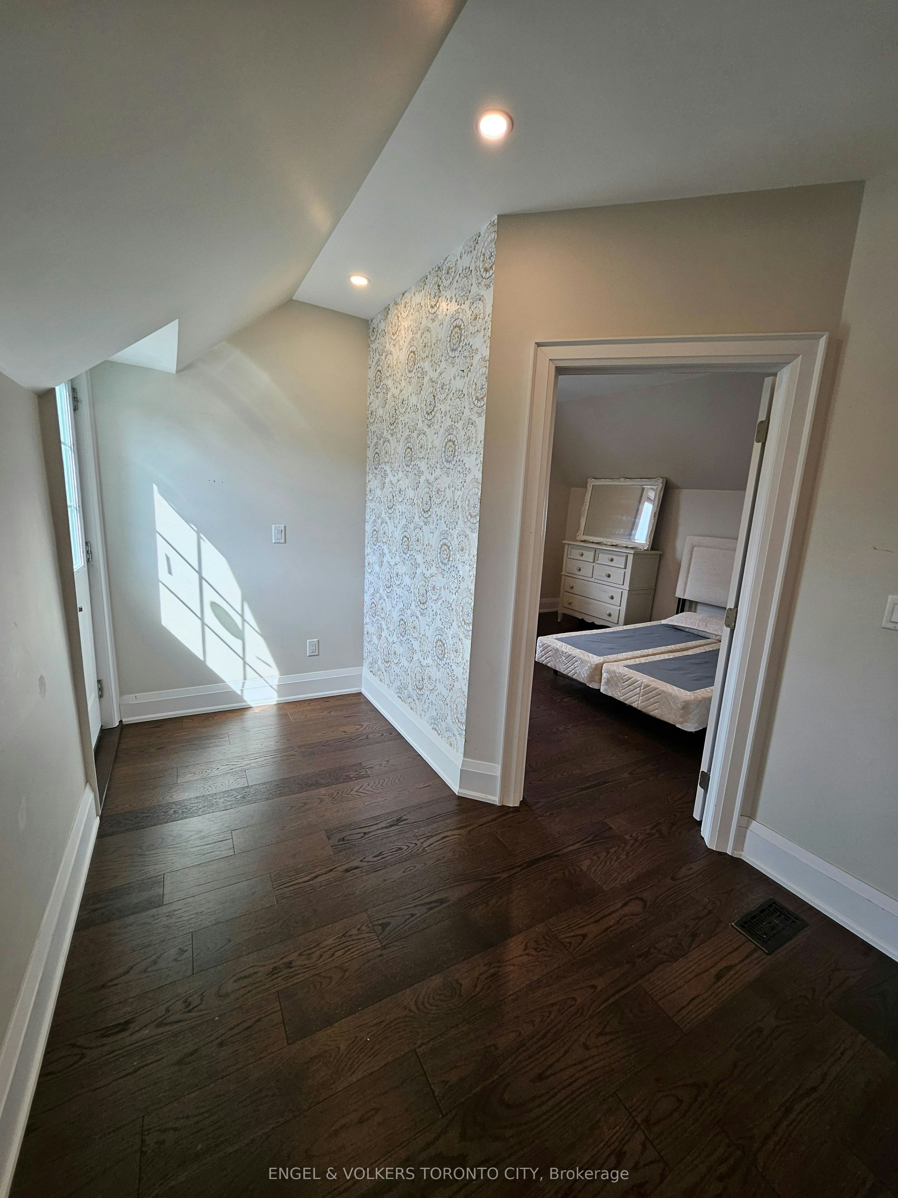 2nd Flr-85 Prospect Street W, Newmarket, ON, L4C 3T3 - 11