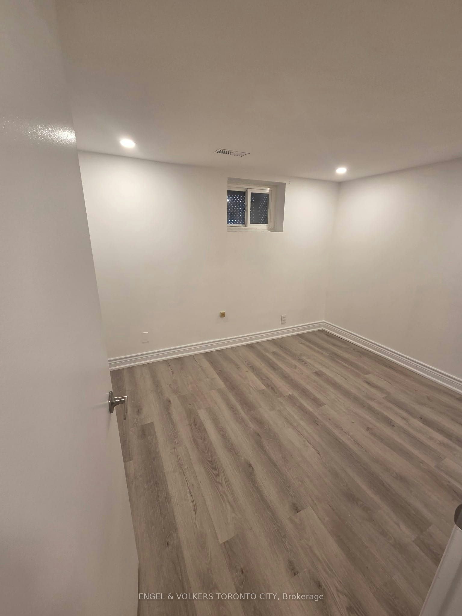 Basement-37 Newbury Drive, Newmarket, ON, L3Y 4P9 - 9