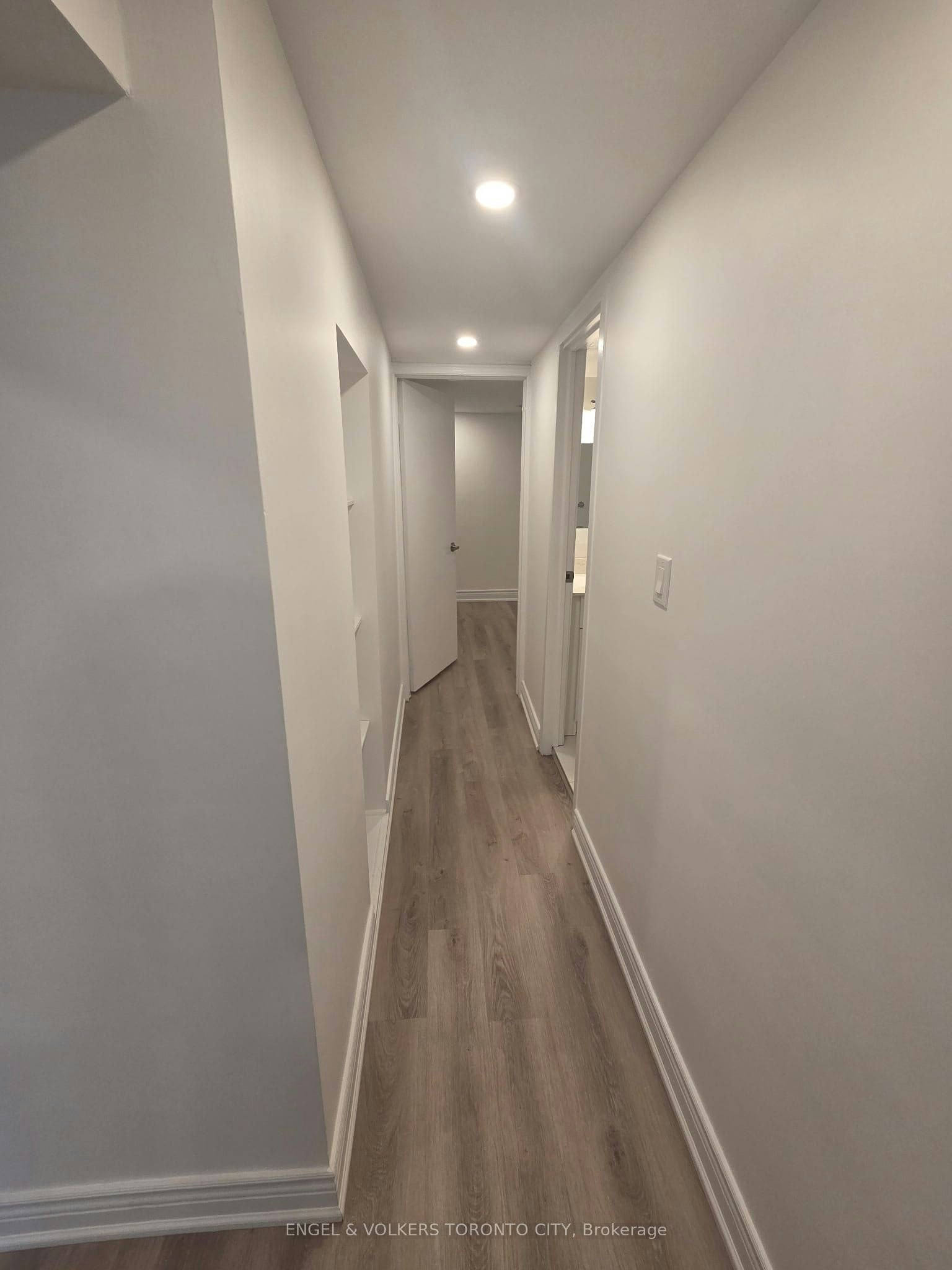 Basement-37 Newbury Drive, Newmarket, ON, L3Y 4P9 - 7
