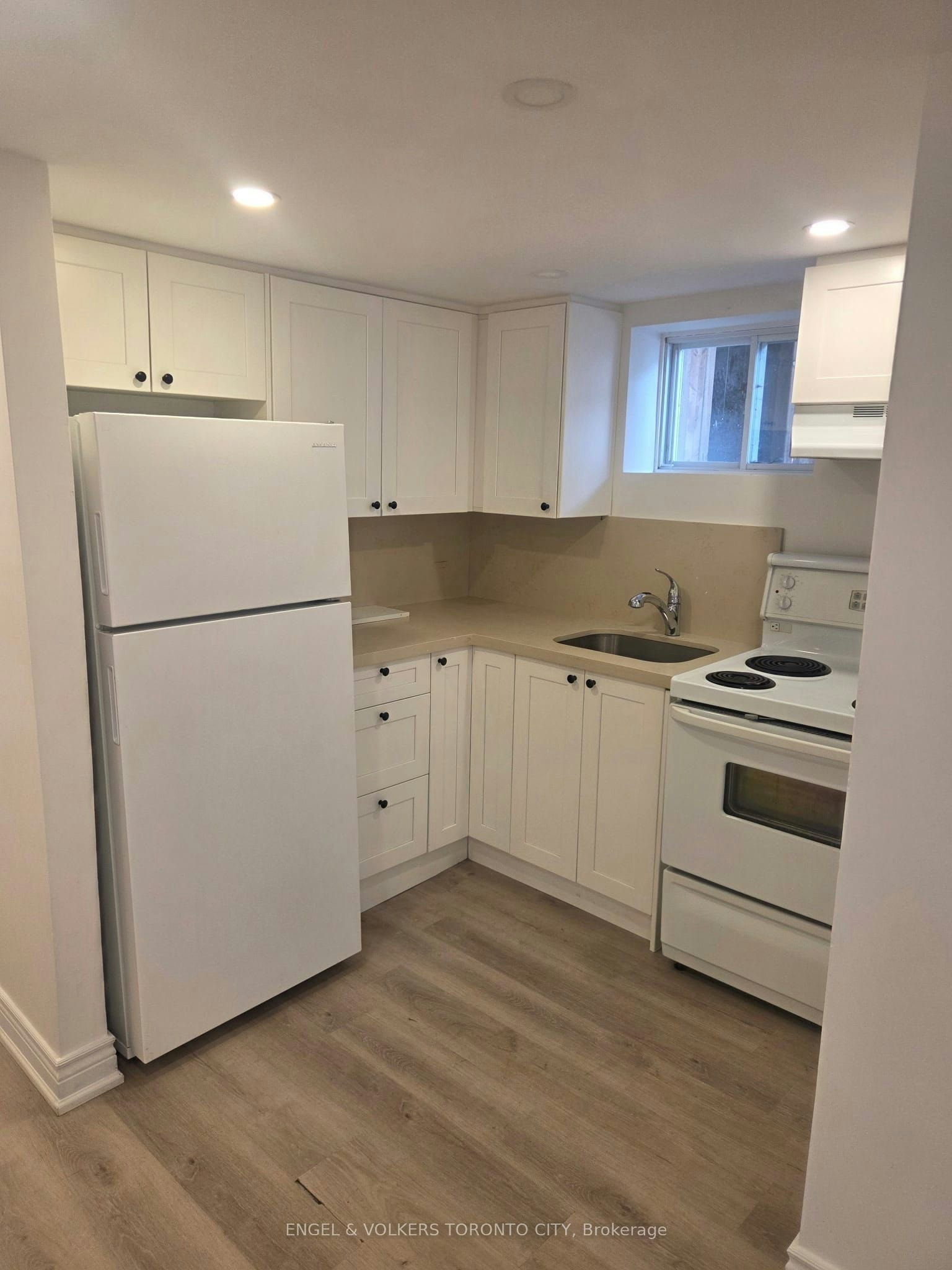 Basement-37 Newbury Drive, Newmarket, ON, L3Y 4P9 - 2
