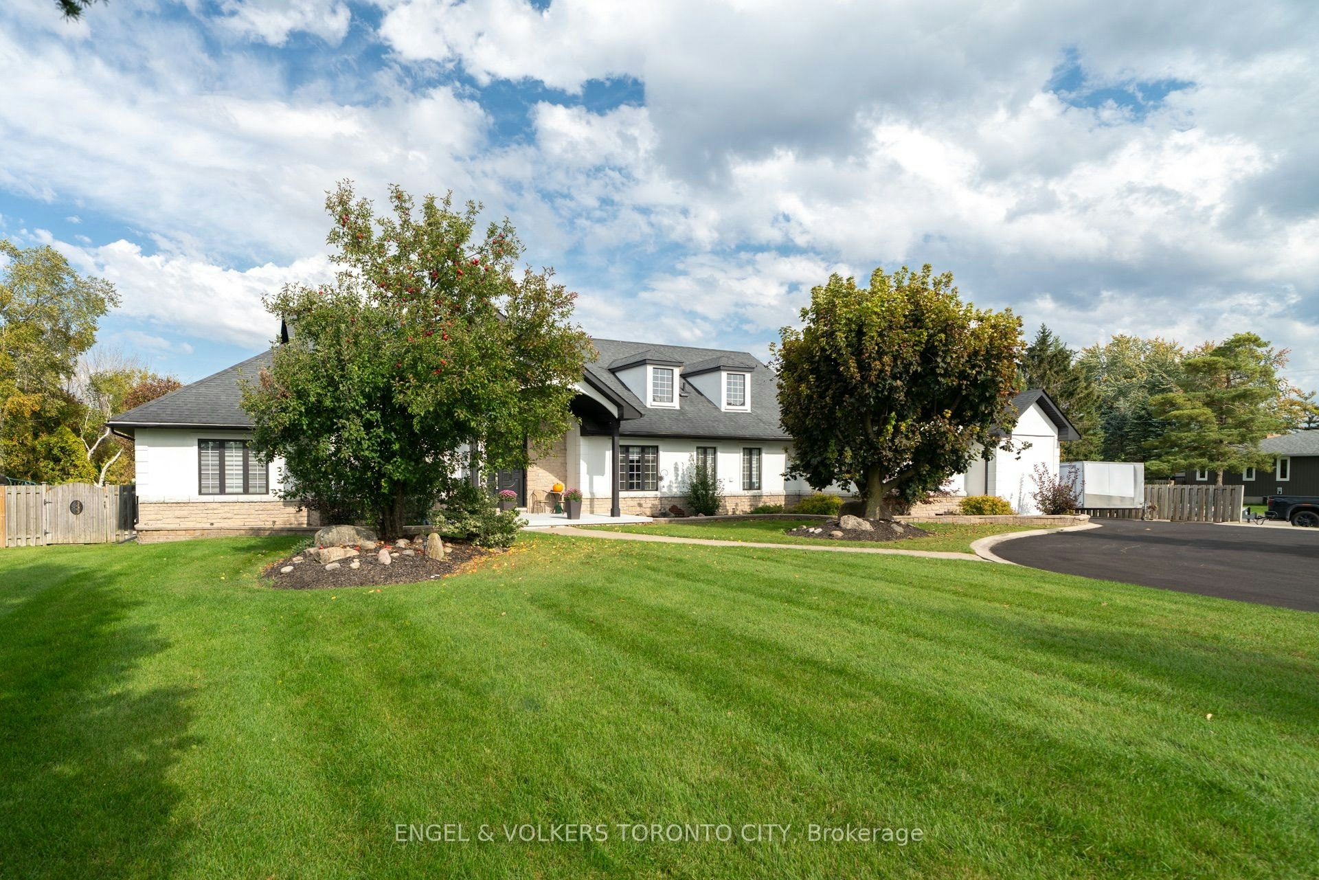 1288 Shore Acres Drive, Innisfil, ON, L0L 1R0