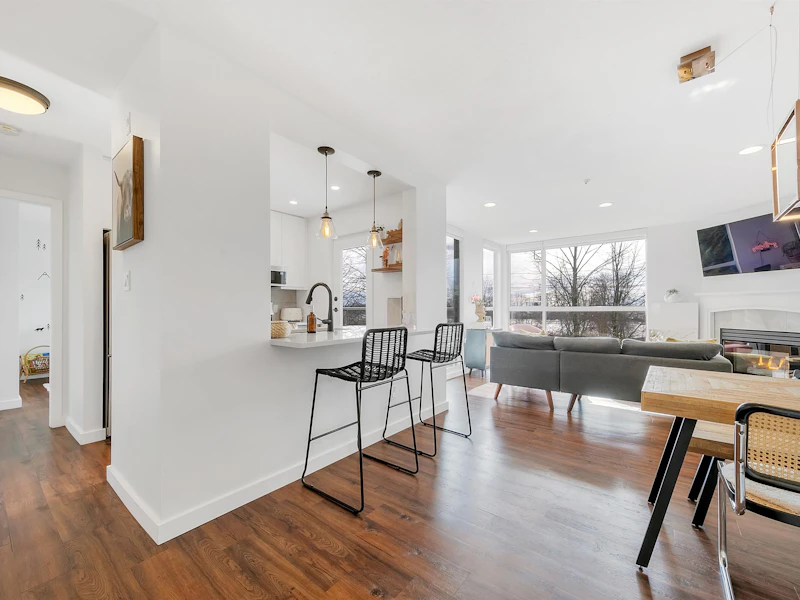 305 - 8450 Jellicoe Street, Vancouver BC V5S 4S9