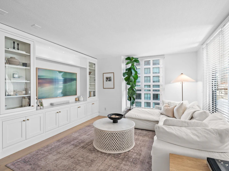 1404 - 1010 Burnaby Street, Vancouver BC V6E 4L8