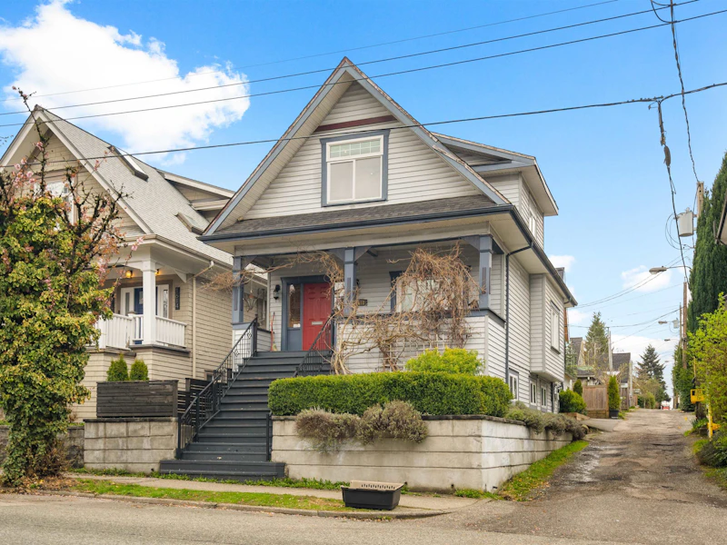 1618 Victoria Drive, Vancouver BC V5L 4H3