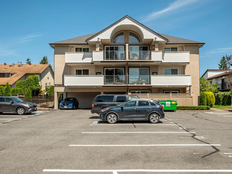 302 - 33887 Marshall Road, Abbotsford BC V2S 1L6