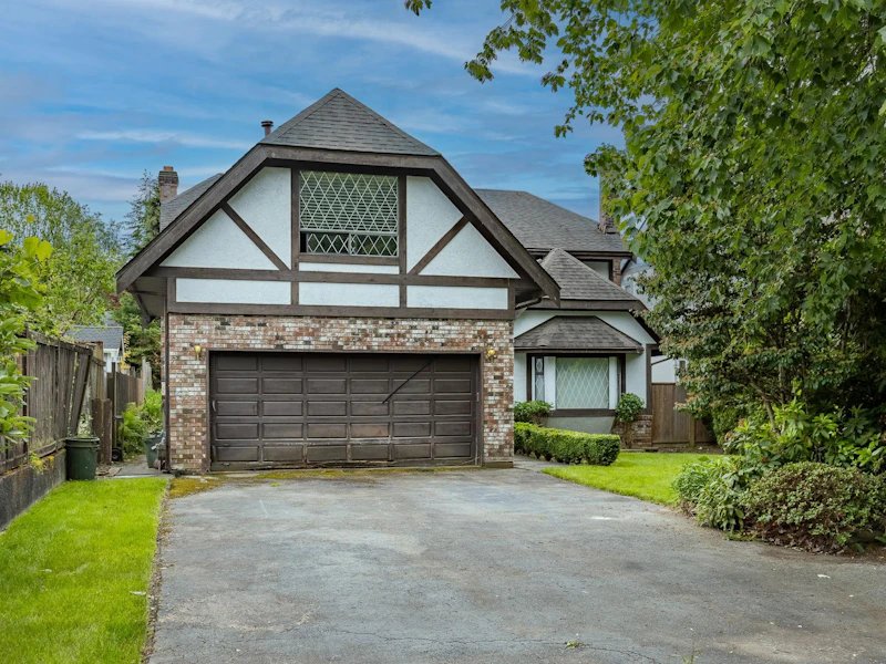 3893 Brockton Crescent, North Vancouver BC V7G 2L6