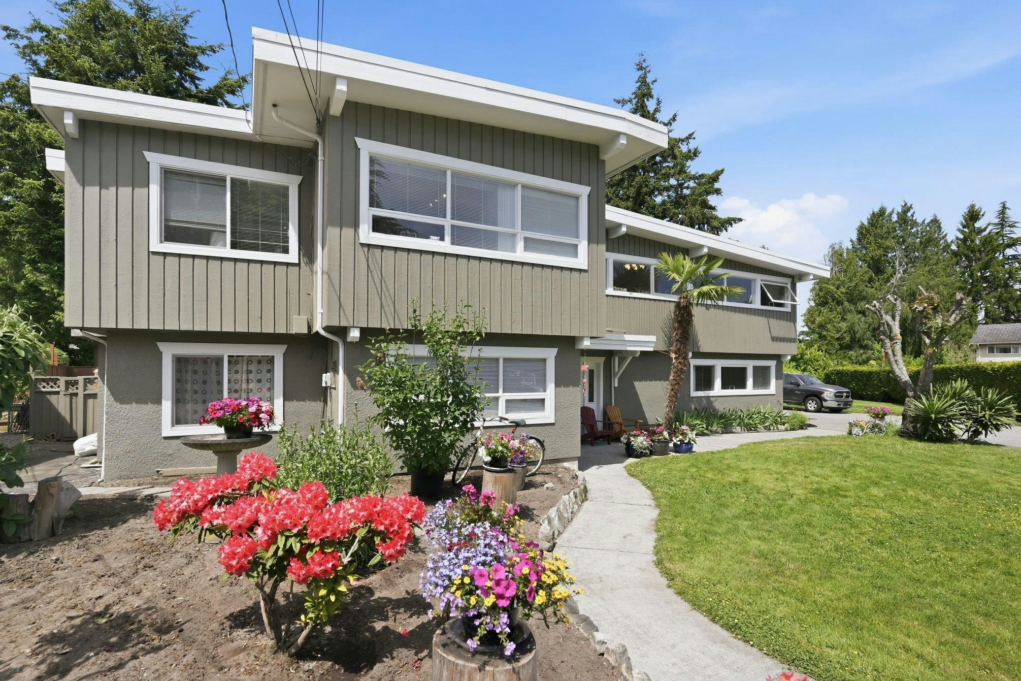 1679 58 Street - 3