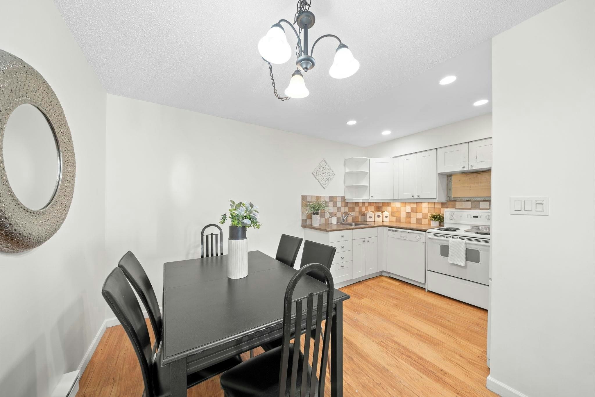 4896 47a Avenue, Delta, BC, V4K 1T4 - 9