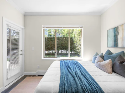 105-6688 Burlington Avenue - 4