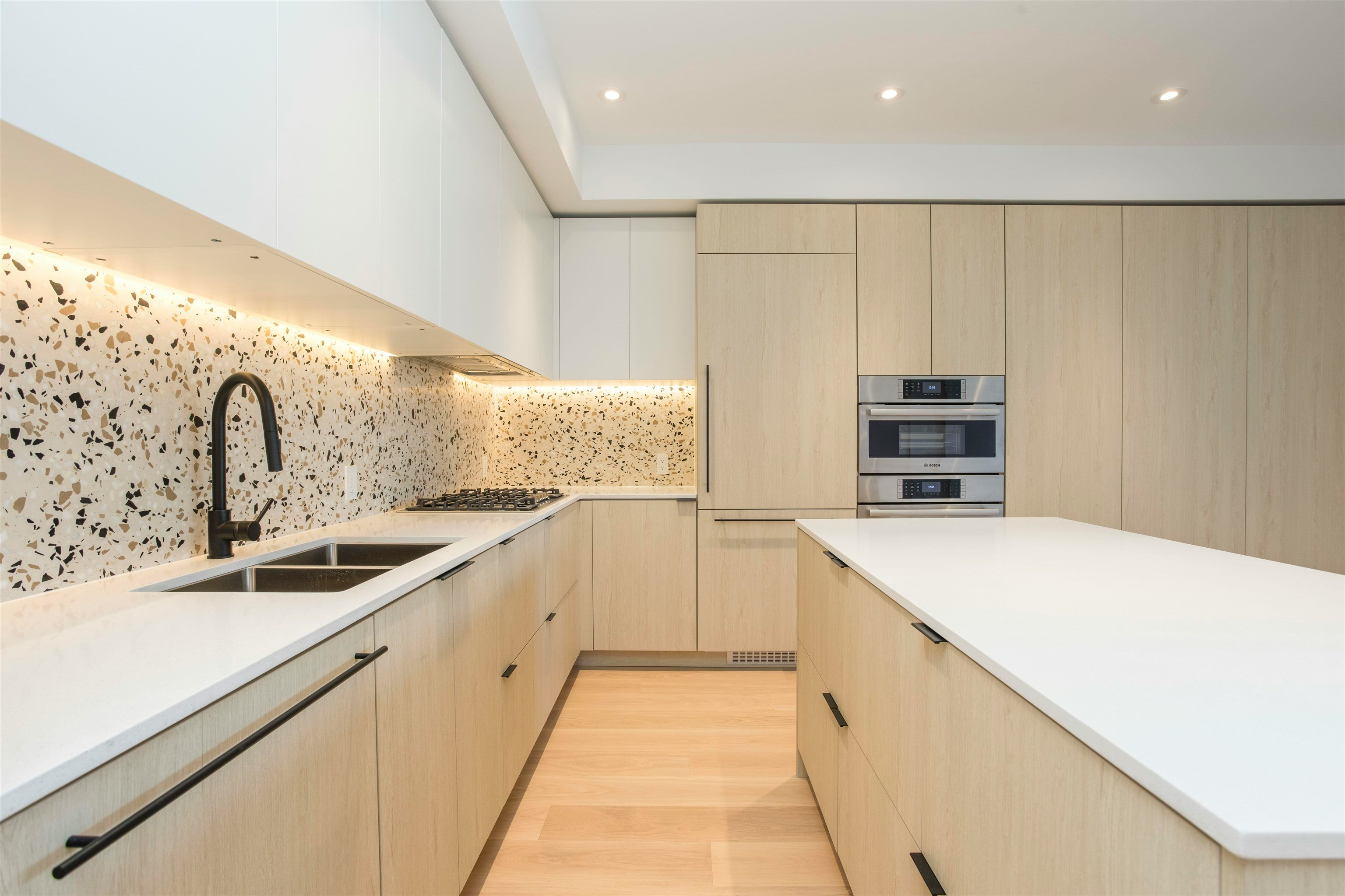 PH517-2471 St. George Street, Vancouver, BC, V5T 1W9