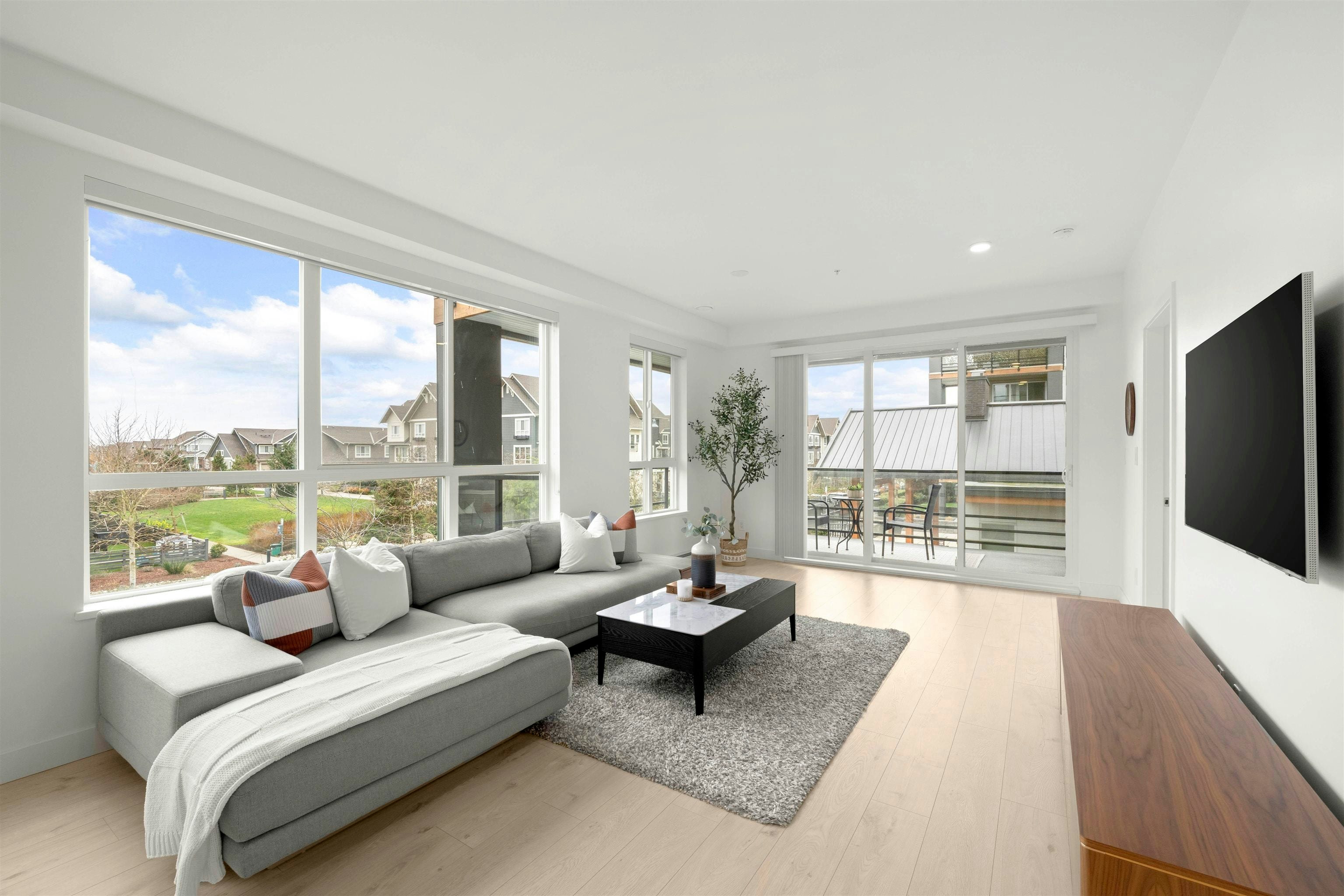 219-1792 Starling Drive - 2