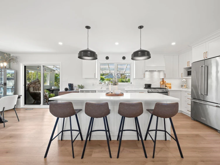 5301 10a Avenue, Delta, BC, V4M 1Y5 - 2