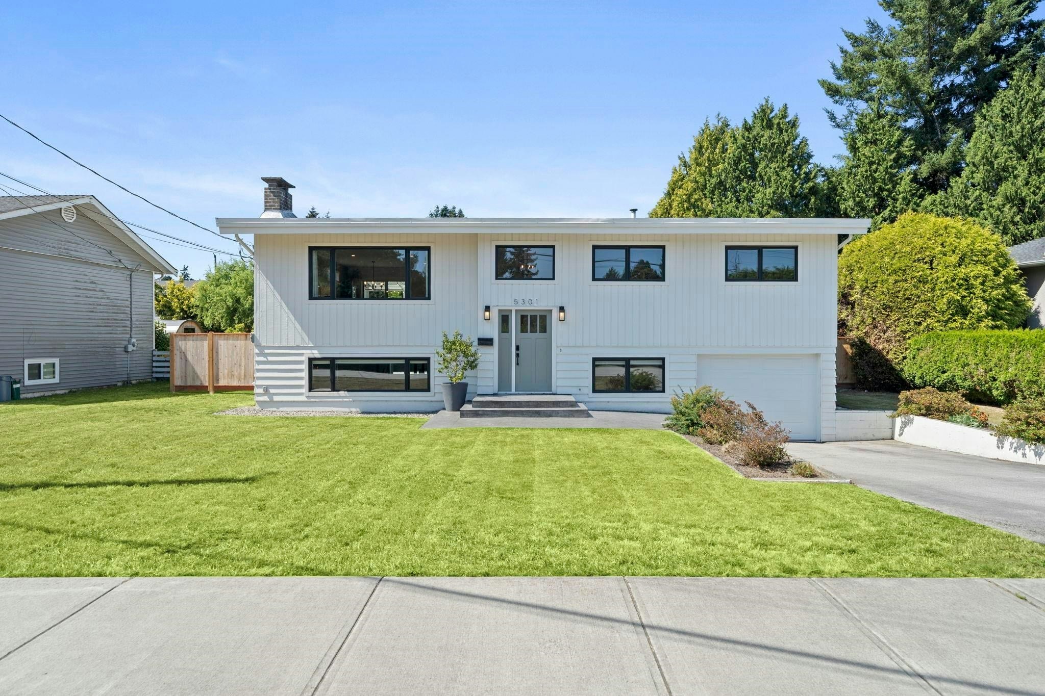 5301 10a Avenue, Delta, BC, V4M 1Y5