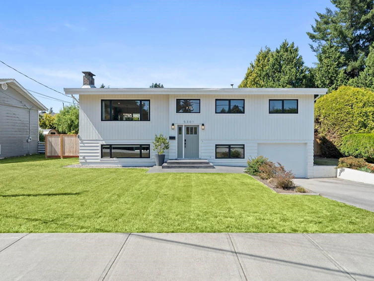 5301 10a Avenue, Delta, BC, V4M 1Y5