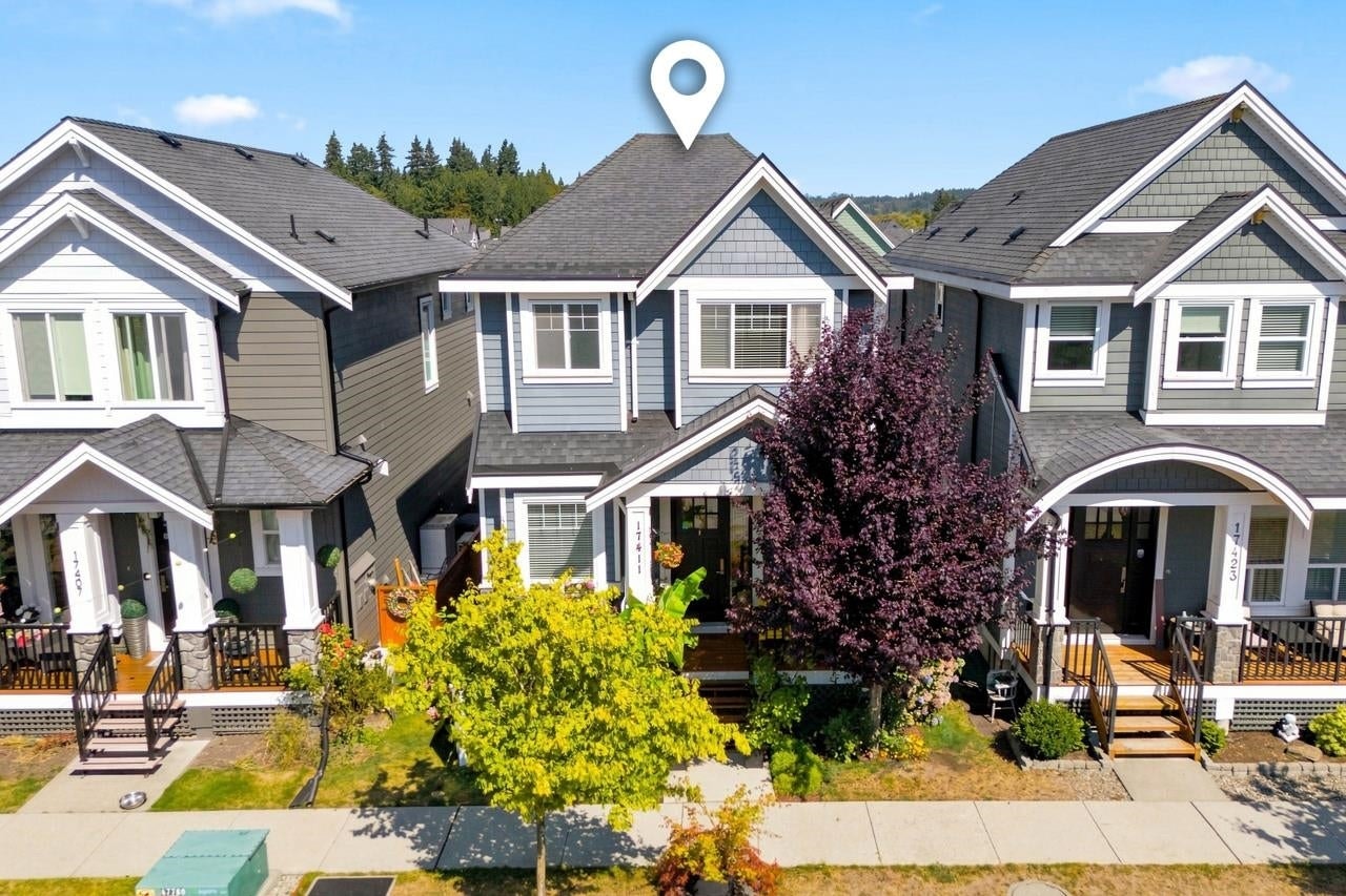 17411 2 Avenue, Surrey, BC, V3Z 6R9