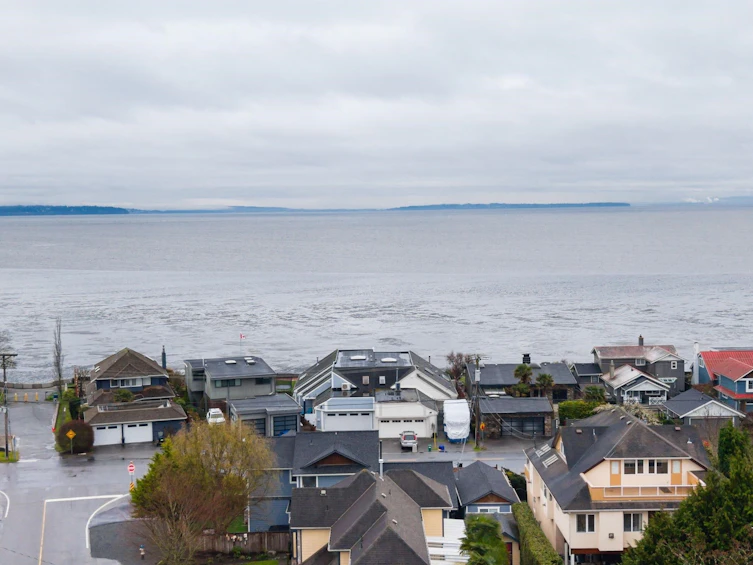 1584 Beach Grove Road, Delta, BC, V4L 1N6 - 38