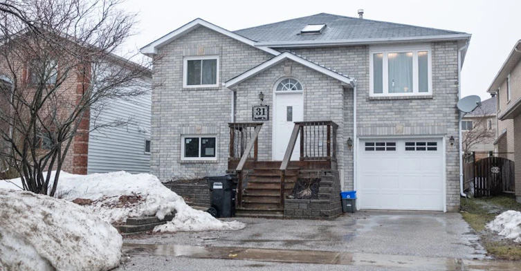 31 Finlay Road, Barrie, ON, L4N 7T8