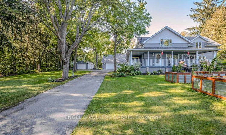 112 Lakeshore Road W