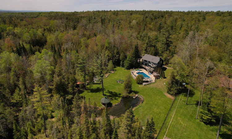 1441 Hendrie Road
