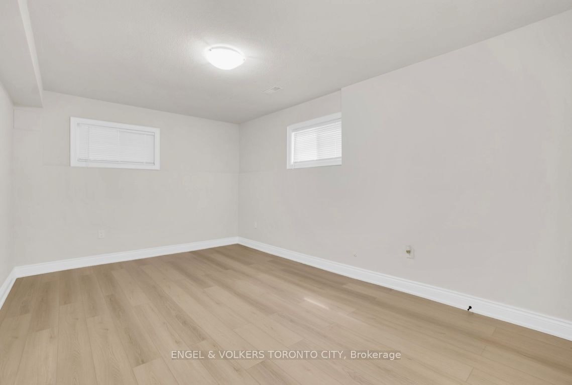 Lower-125 Sovereign's Gate, Barrie, ON, L4N 0Y9 - 12