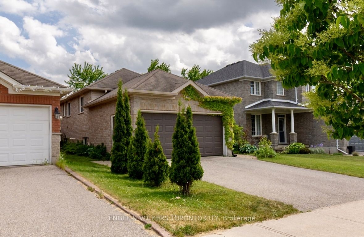 Lower-125 Sovereign's Gate, Barrie, ON, L4N 0Y9 - 2
