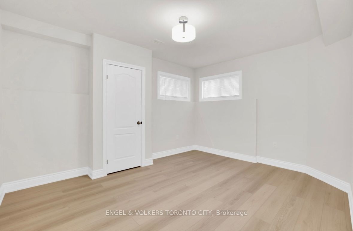 Lower-125 Sovereign's Gate, Barrie, ON, L4N 0Y9 - 11