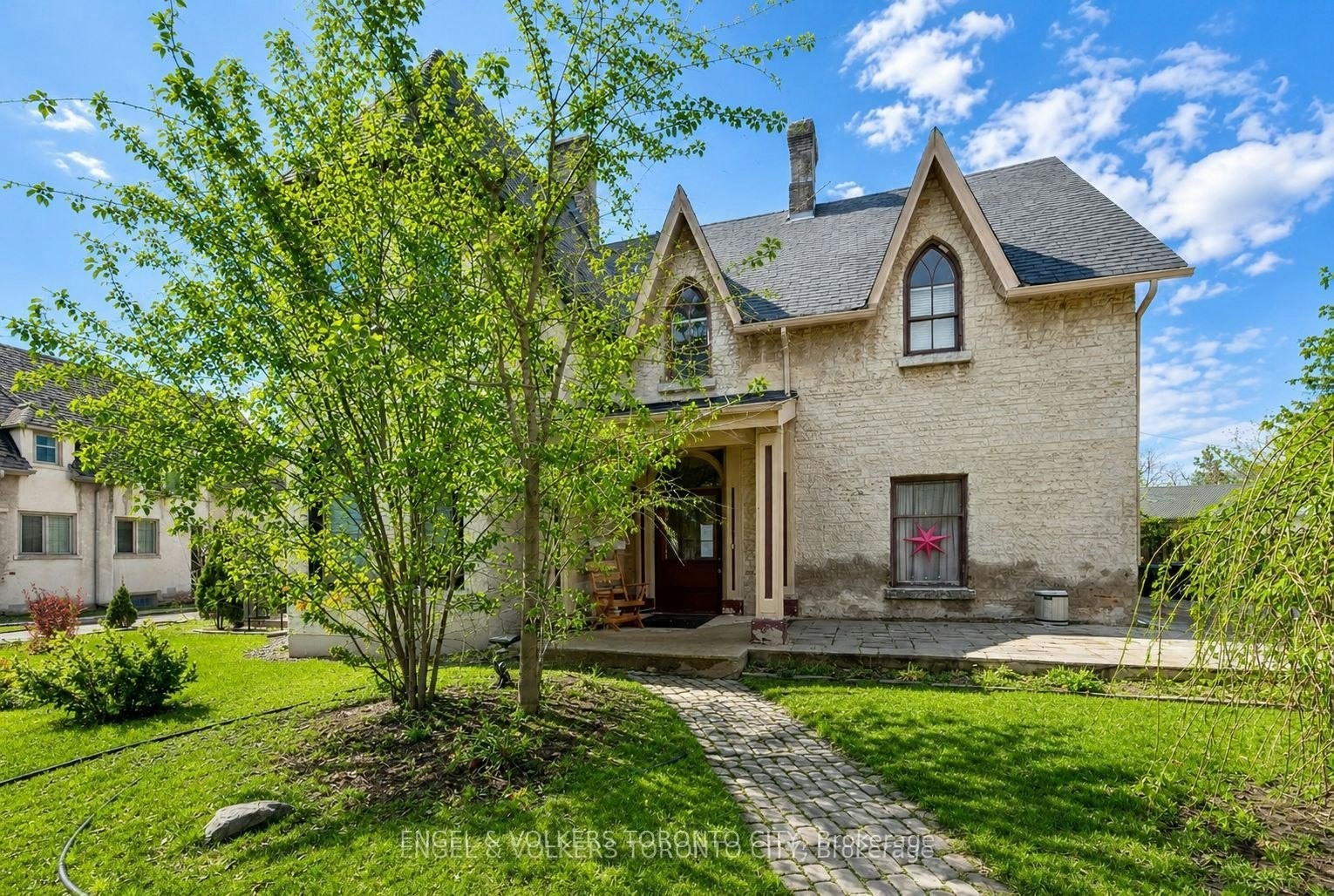 64 High Street, Barrie, ON, L4N 1W4