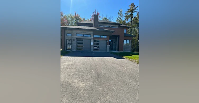 3062 Morningcoast Place, Severn, ON, L3V 8R2