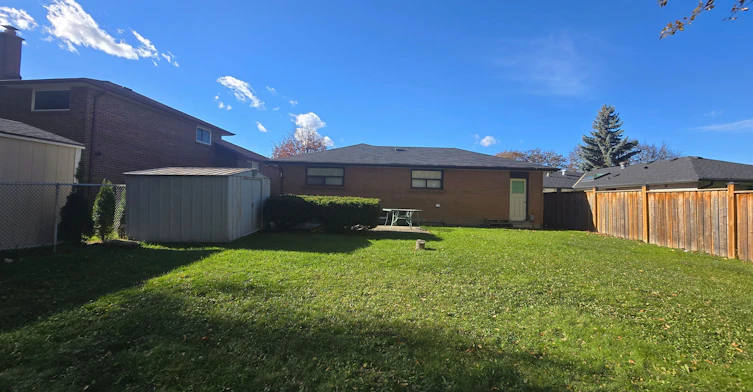 B-18 Elrose Road W, Brampton, ON, L6T 2C2