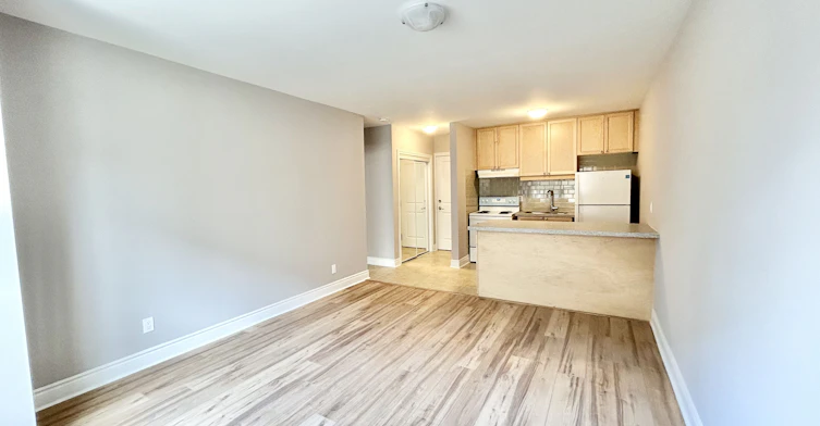 4-100 Twenty Fifth Street, Toronto, ON, M8V 3P9 - 3