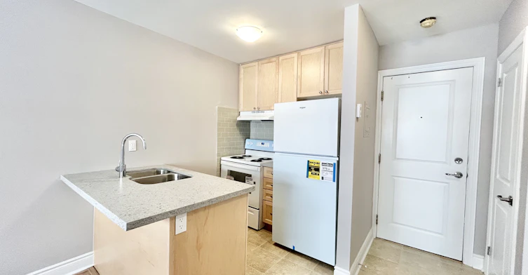204-11 Thirty Third Street, Toronto, ON, M8W 3G7