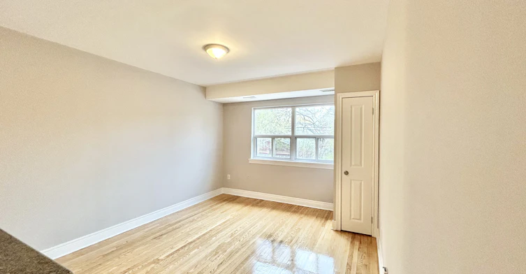 8-90 Twenty Fifth Street, Toronto, ON, M8V 3P9 - 2